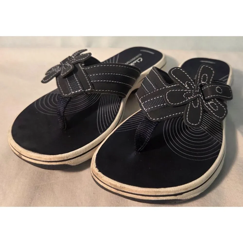 Clarks Cloudsteppers Cushion Soft Flip Flop Sandals Black Floral Women’s size 6